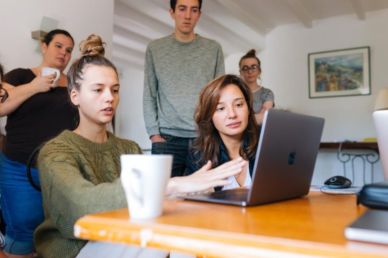 Jak najlepiej budować relacje z klientami za pomocą e-mail marketingu